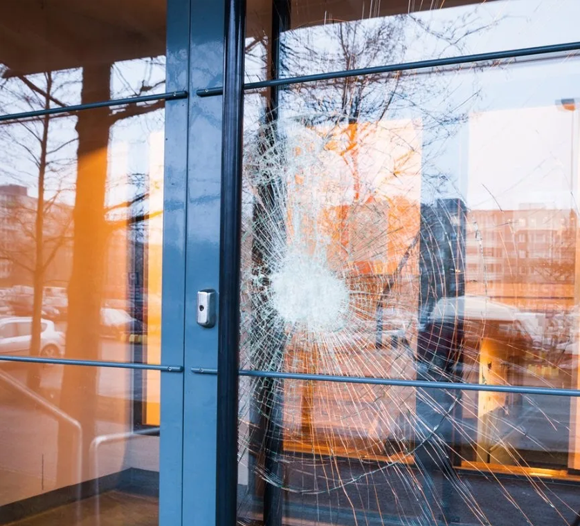 comm broken glass img 4